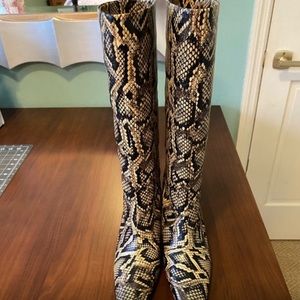 Loeffler Randal Snakeskin Boots size 8.5. New without Box.